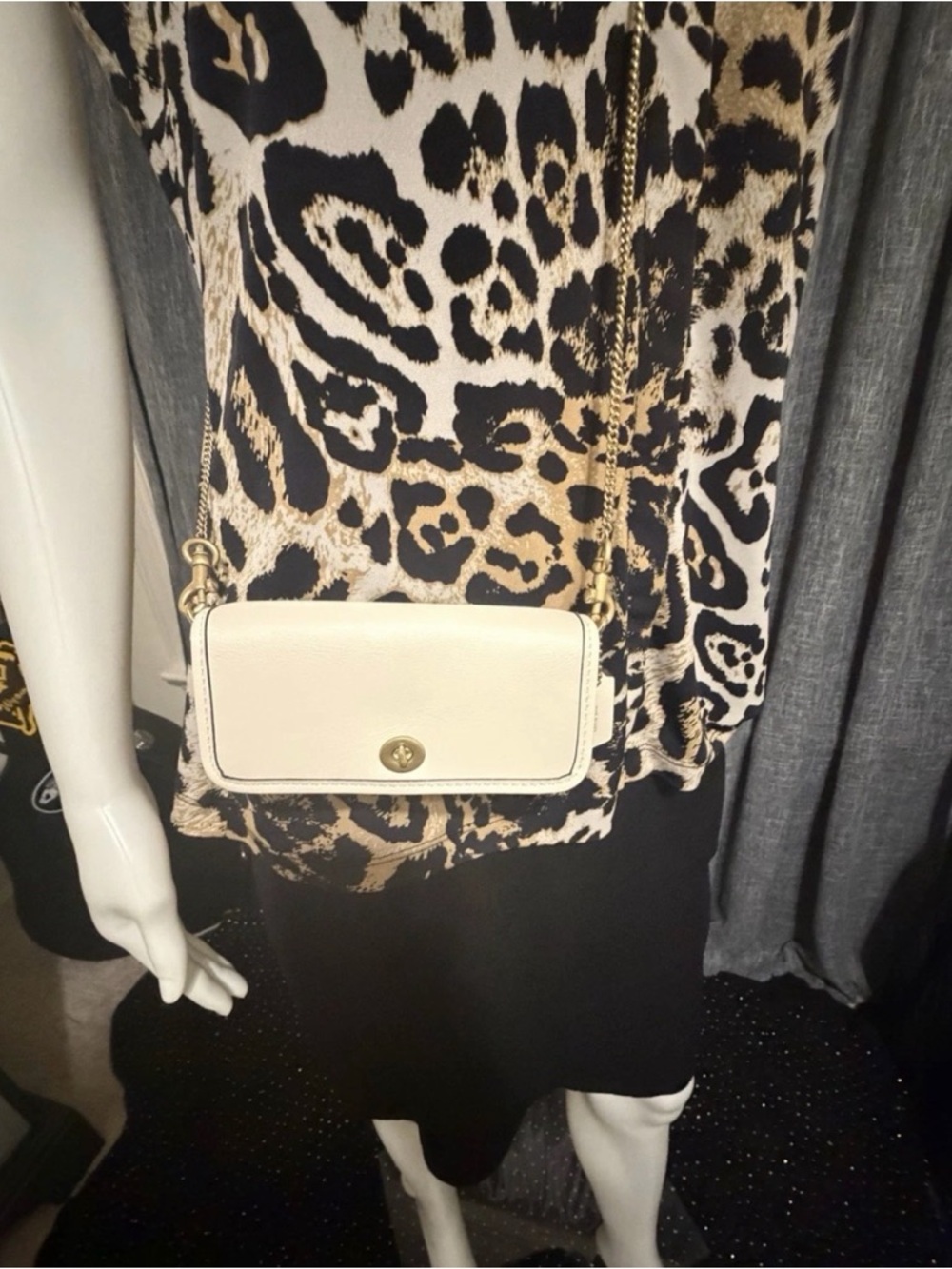 NWOT Coach Glovetanned Leather Mini Dinky Bag Chain Crossbody NWT CZ108 in Chalk - Picture 4 of 8